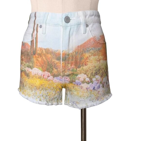BLANK NYC Desert Rose Photo Print Jean Shorts 27 NWOT - Picture 1 of 2